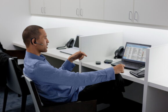 Plantronics MDA200 VProUC.jpg Plantronics MDA200 VProUC.jpg